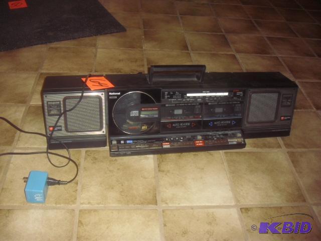 NATIONAL Boom Box.. CD player and Cassette to...