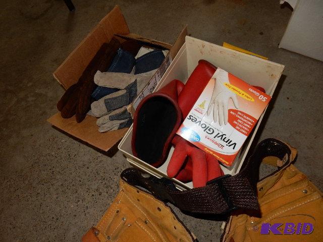 Workmans belt (leather). Large lot of gloves....