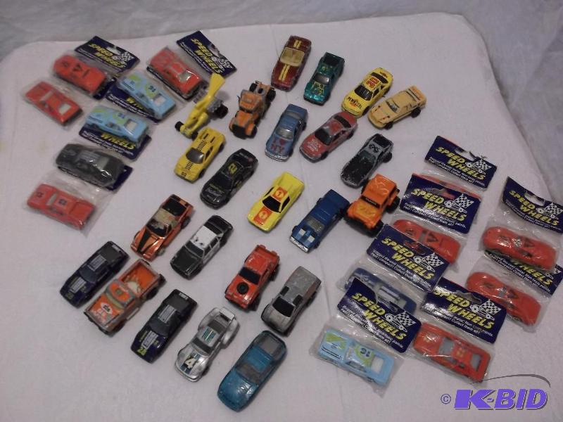 Large lot with Matchbox,Speed Wheels,Hot Whee...