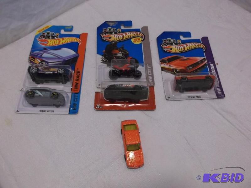 Nice lot of Hot Wheels one of the cars has e...