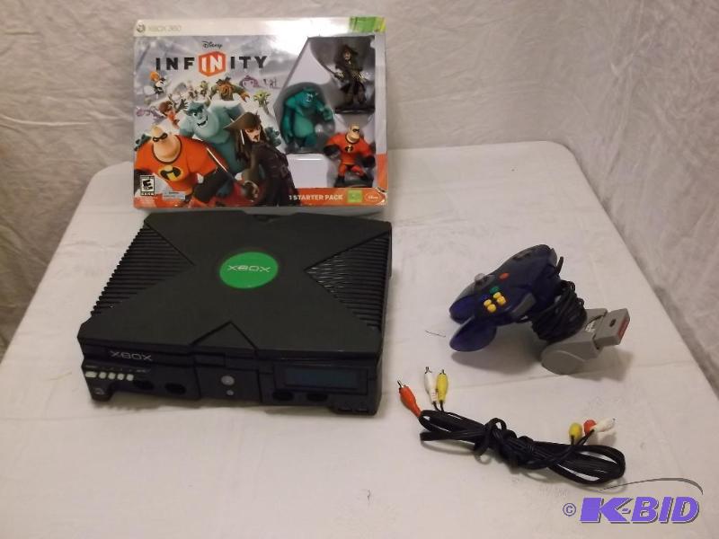 XBOX 360 with remote &amp Disney Infinity st...
