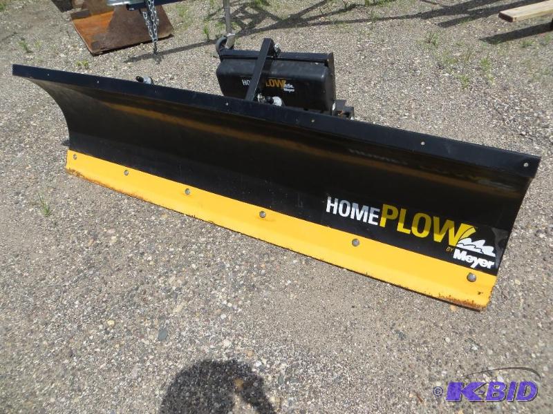 lot 2 image: Meyer 6 ft 8 in Home Plow. New controller. At...