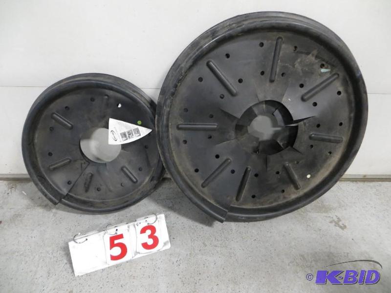 lot 53 image: Lot of Tree Arbor Edges- 4 big and 3 small...