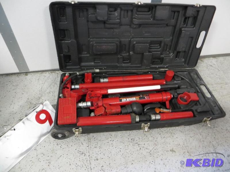 lot 9 image: Torin Big Red &nbsp10 Ton Portable Hydraulic...