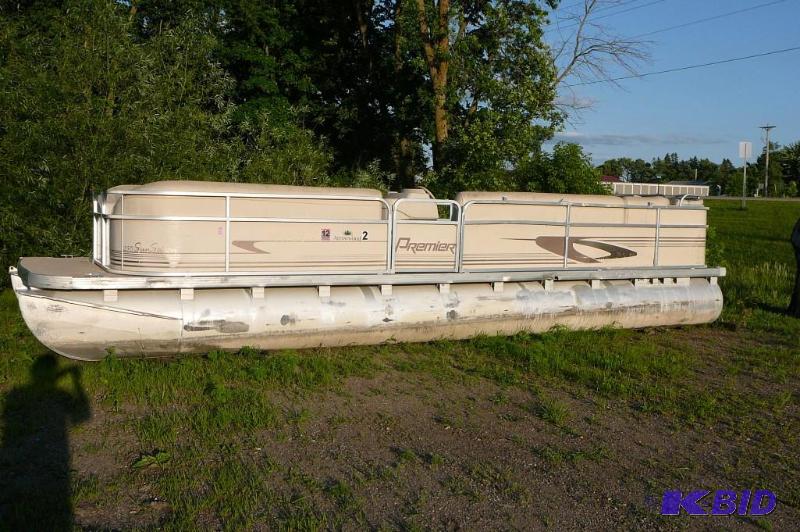 Year 2008 25 Foot Pontoon&nbsp Make &nbsp...