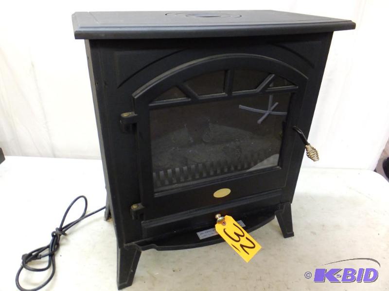 lot 32 image: Faux Fireplace