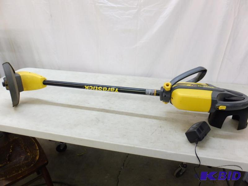 lot 36 image: Weed  Grass Trimmer