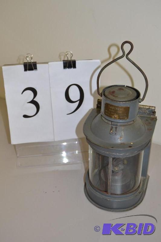 lot 39 image: Masthead light