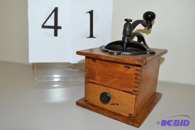 lot 41 image: Vintage coffee grinder