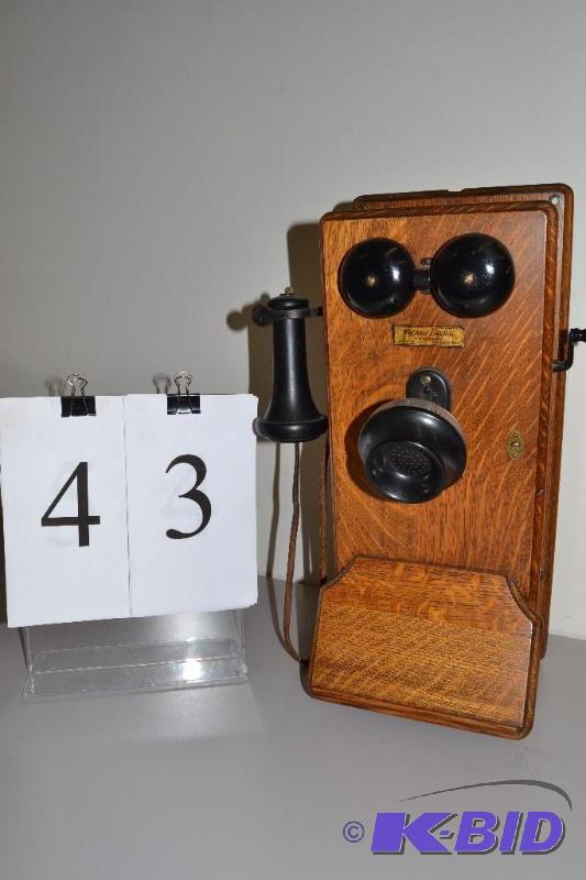 lot 43 image: Antique Western Electric Telephone