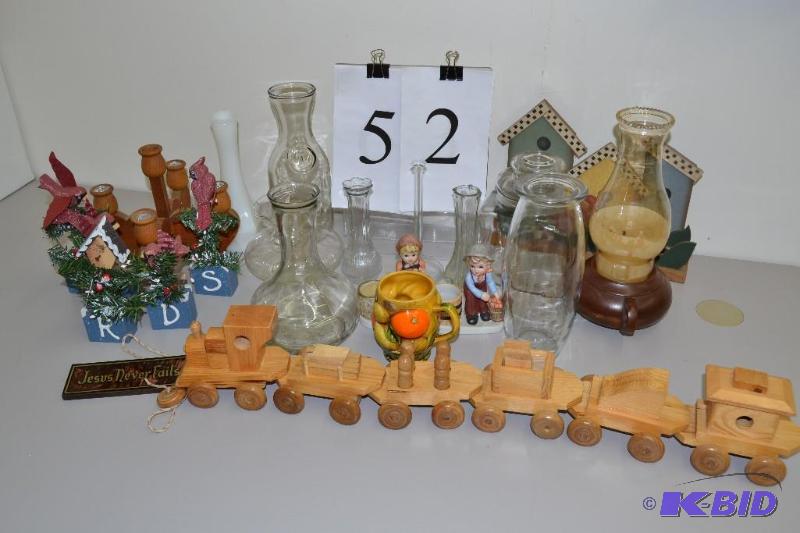 lot 52 image: Misc home dcor