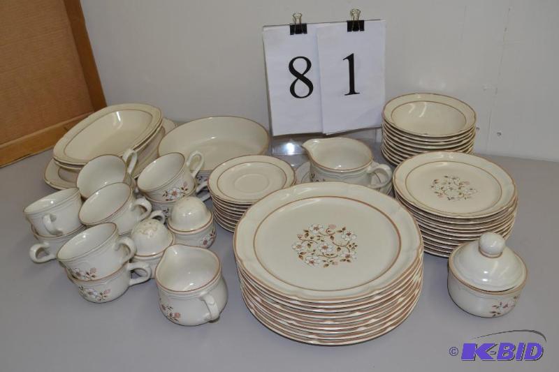 lot 81 image: Stoneware dishes