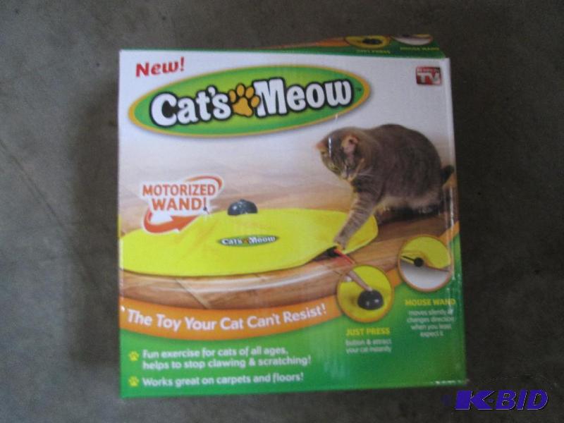 lot 141 image: cats meow motorized wand...