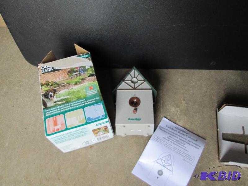 lot 16 image: Guardian ultrasonic anti dog bark trainer...