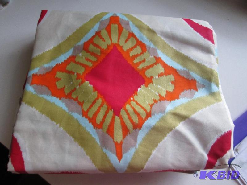 lot 163 image: Utopia 3pc Duvet set queen size, multi color...