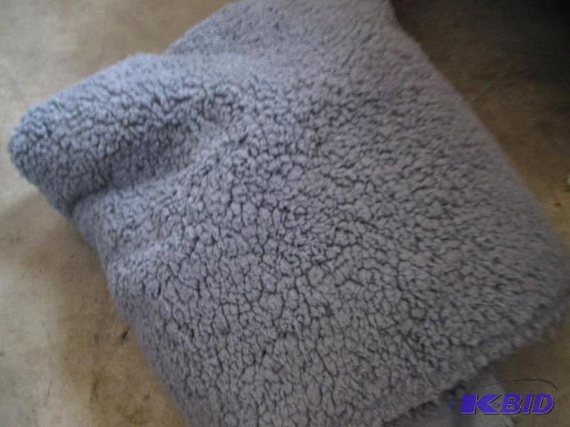 lot 182 image: gray fluffy blanket...