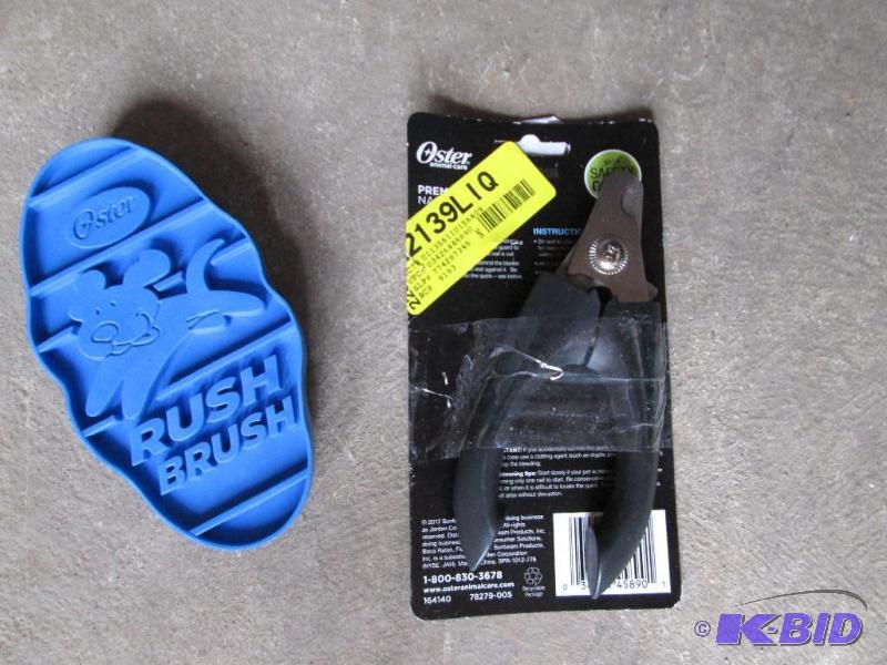 lot 19 image: Oster pet brush and nail clipper for pets...