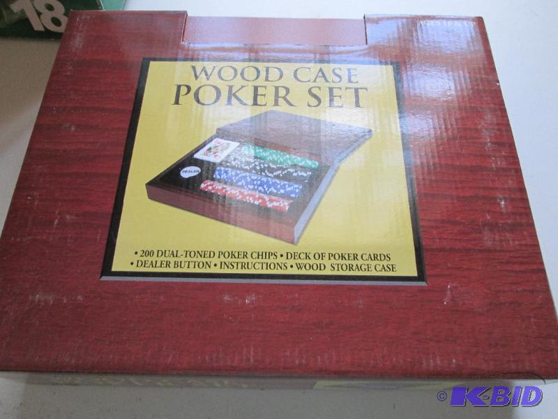 lot 43 image: Wood case poker set...