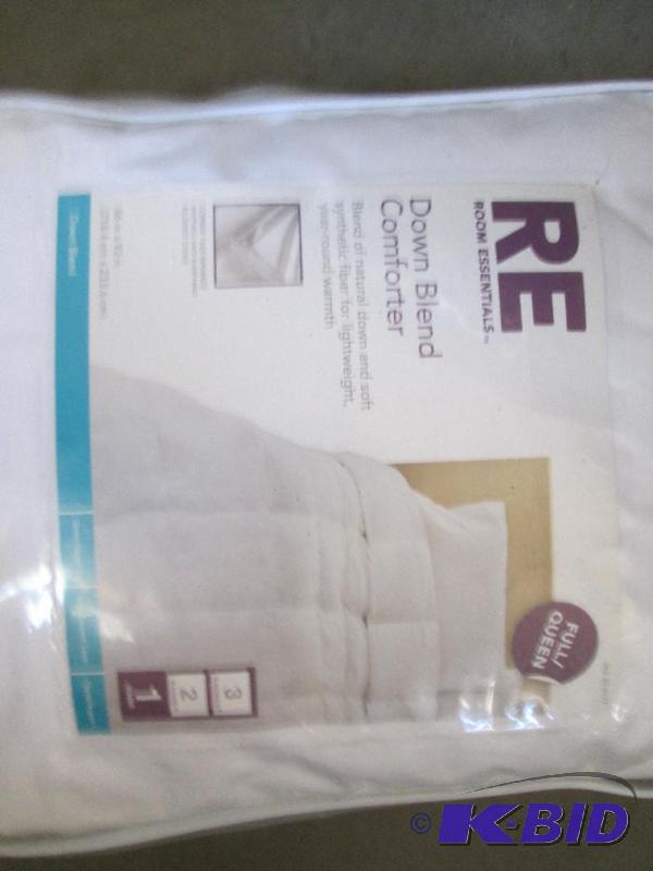 lot 52 image: RE Full  Queen size down blend comforter...