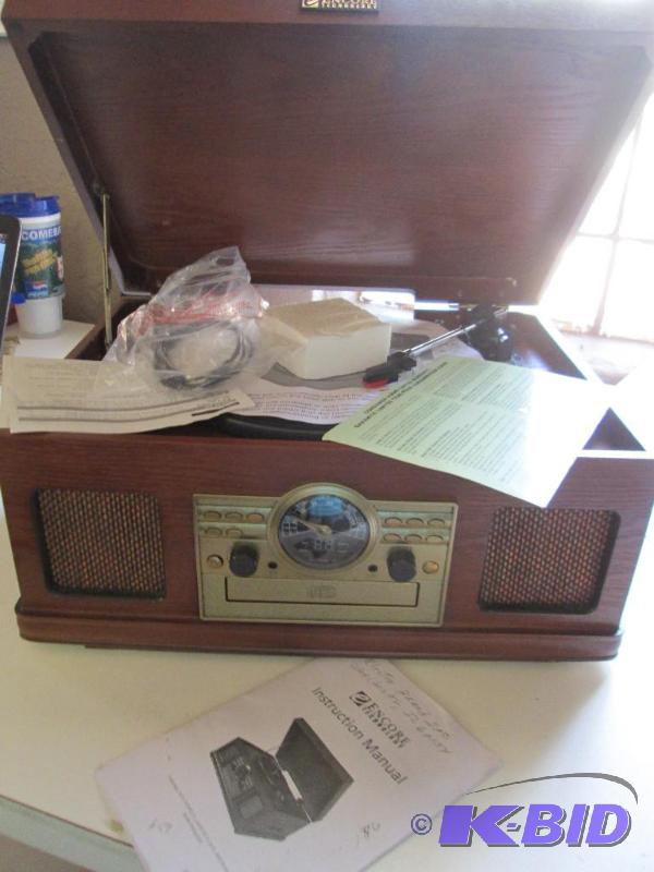 lot 56 image: Vintage look stereo by Encore Technology..tap...