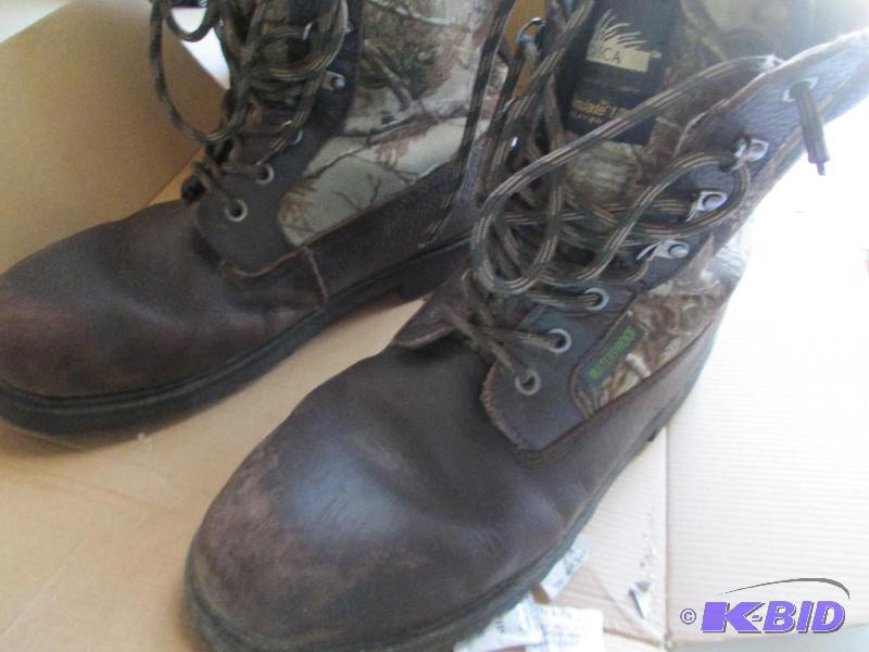 lot 57 image: Itasca waterproof mens boots, size 11 with T...