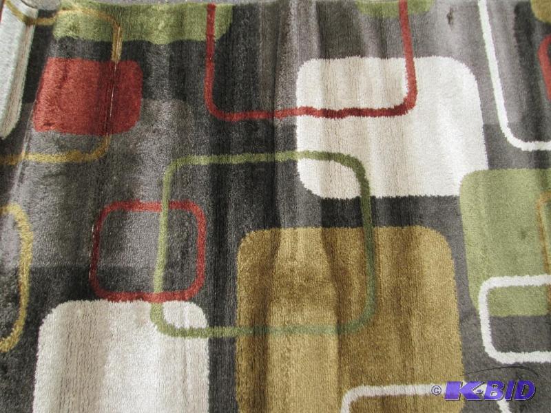 lot 8 image: Entrance or other rug...