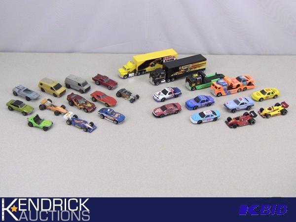 lot 61 image: Lot of Collectible Hot Wheels, and Matchbox Die Cast Cars 164 Scale