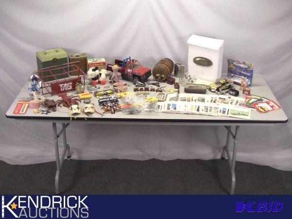 lot 88 image: Large Lot of Miscellaneous Collectibles