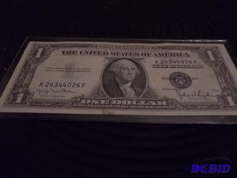 One Dollar Silver Certificate 1935 UNC...