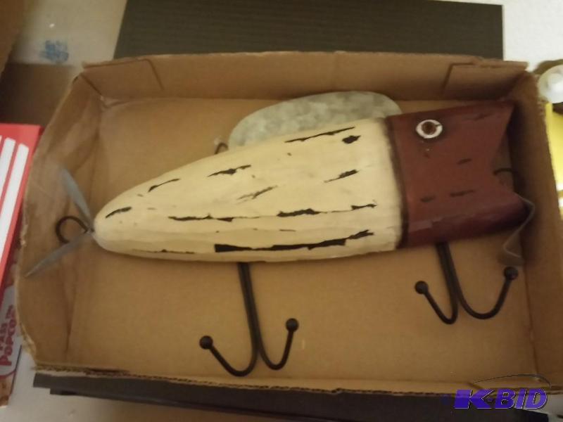 lot 8 image: Vintage 15" Fish Hooking, Fish Lure...