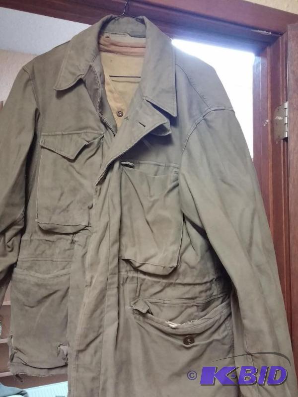 lot 9 image: Vintage Army Jacket with Vest...