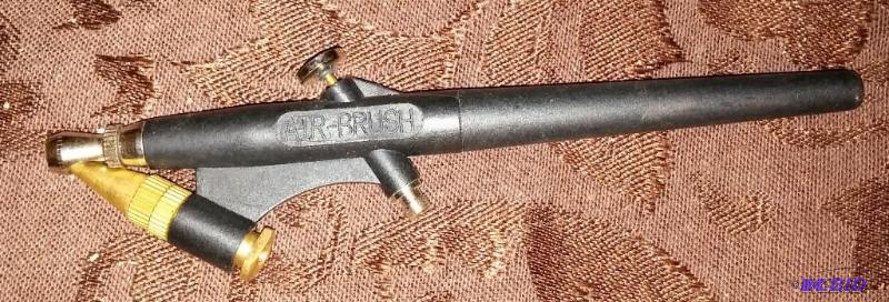 lot 19 image: Air Brush Pen...