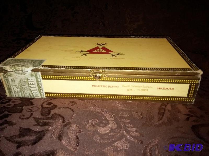 lot 21 image: Vintage cigar box...