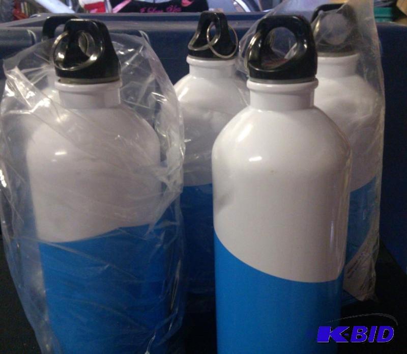 lot 34 image: Lot of 5 NEW blue and white metal Water Bottl...