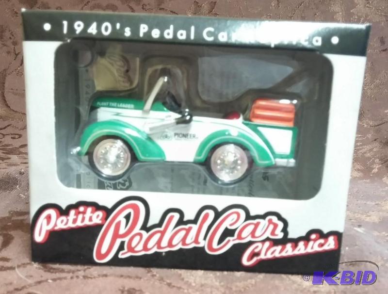 lot 59 image: 1940 Replica Peddle car...