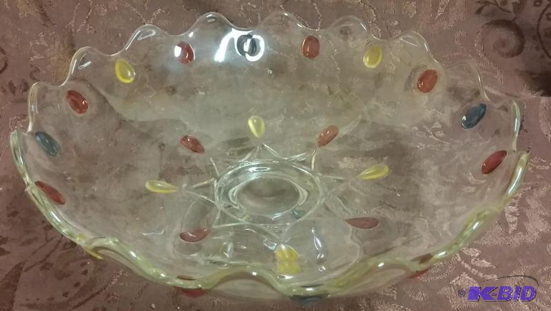 lot 6 image: Vintage glass footed serving bowl with colore...