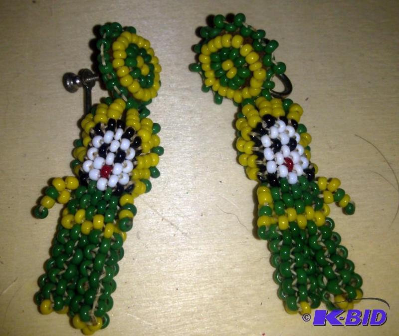 lot 66 image: Vitnage hand-Crafted Indian Beading Earrings...