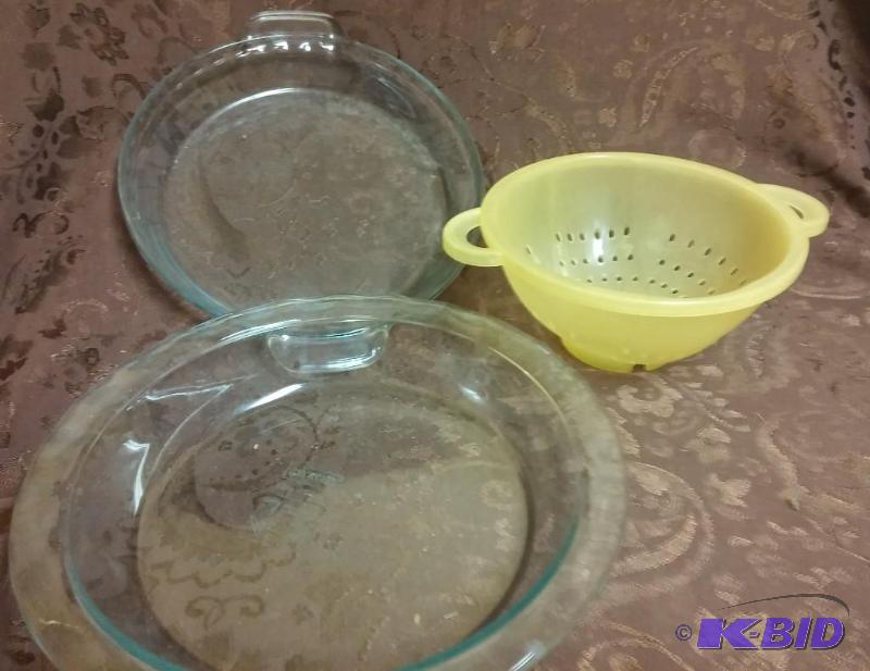 lot 8 image: Lot of Anchor Hocking Pie Plates and Strainer...