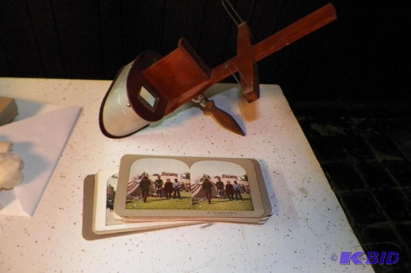 Stereograph Viewer with 24 Cards