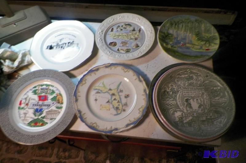 17 Decorative Plates
