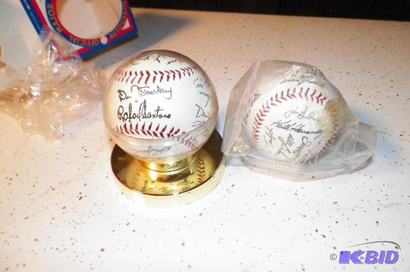 2 New York Mets Printed Balls