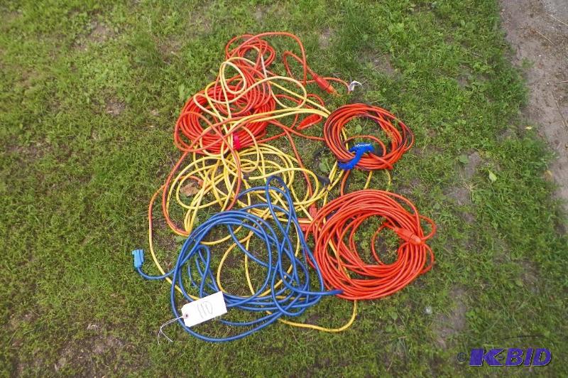 lot 110 image: 5 extension cords