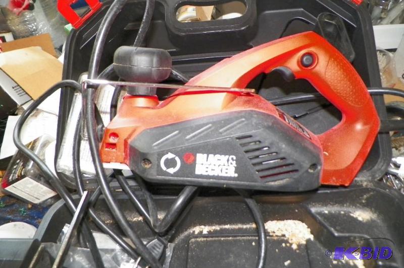 lot 131 image: Black and Decker Planer