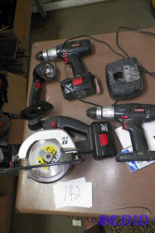 lot 142 image: Craftsman 19.2 Volt Set