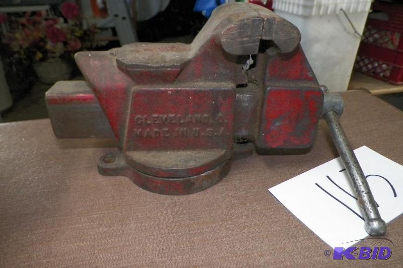 lot 163 image: Columbian D4 3 12 Vice