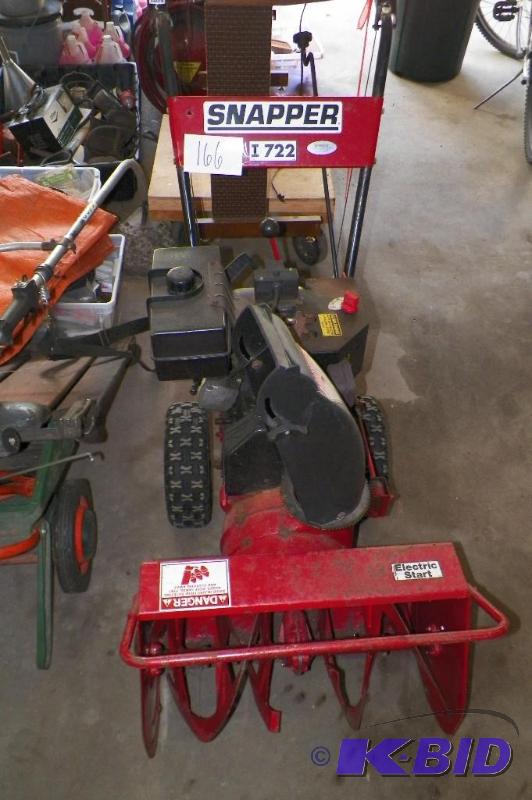 lot 166 image: Snapper I722 Snow Blower