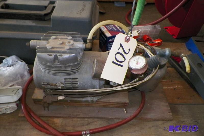 lot 201 image: Thomas Compressor