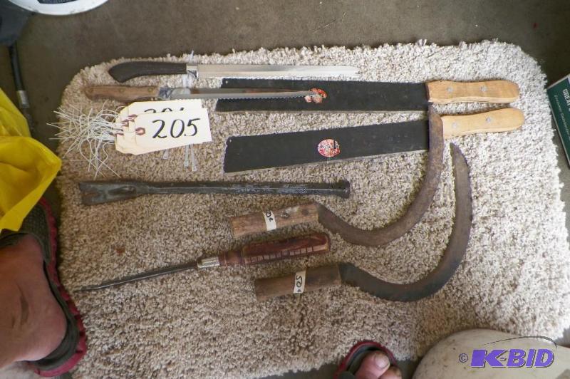 lot 205 image: Machetes, Screw Drivers, Knives
