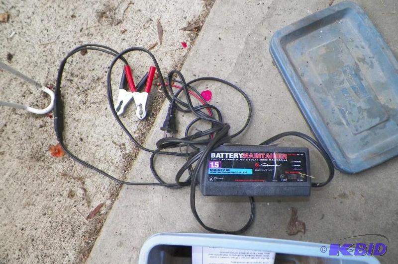 lot 229 image: 1.5 Amp Battery Maintainer