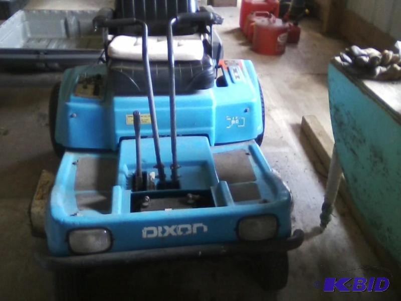 lot 236 image: Dixon Riding Lawn Mower